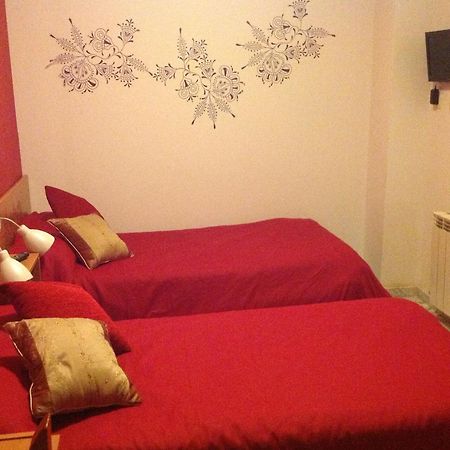 Hostal Neptuno Caceres Luaran gambar