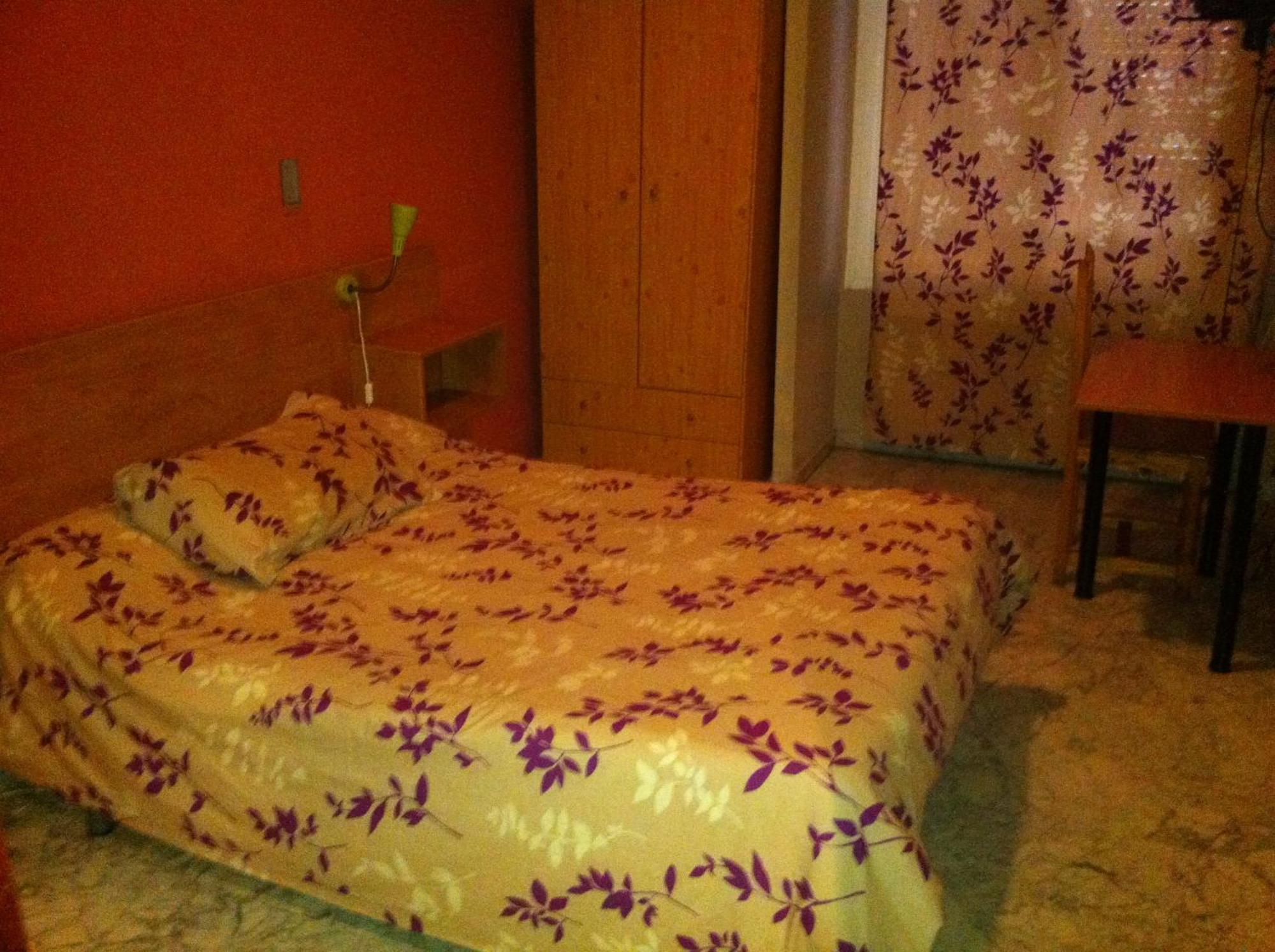 Hostal Neptuno Caceres Luaran gambar