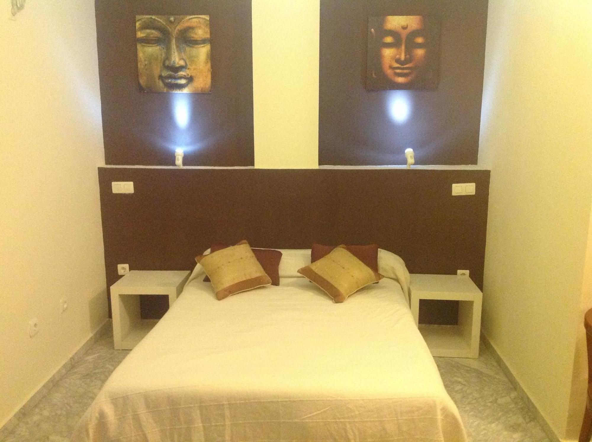 Hostal Neptuno Caceres Luaran gambar