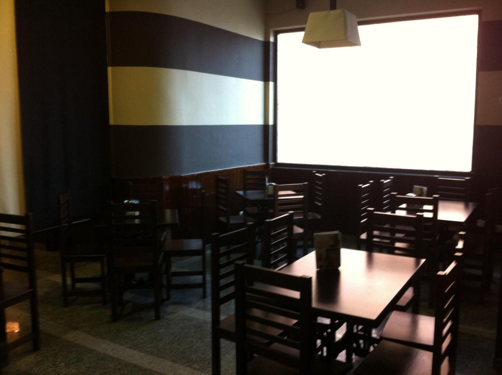 Hostal Neptuno Caceres Luaran gambar