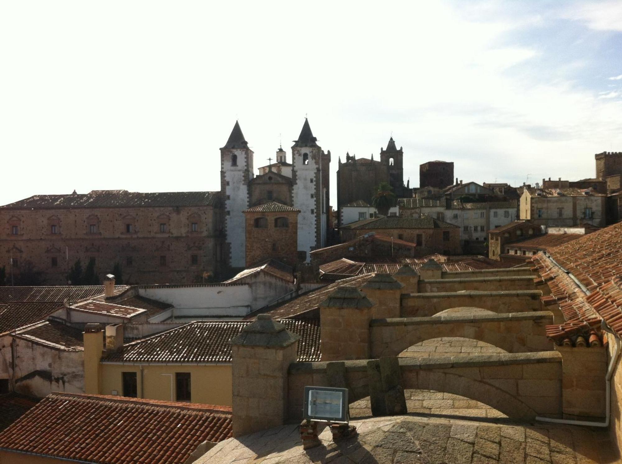 Hostal Neptuno Caceres Luaran gambar