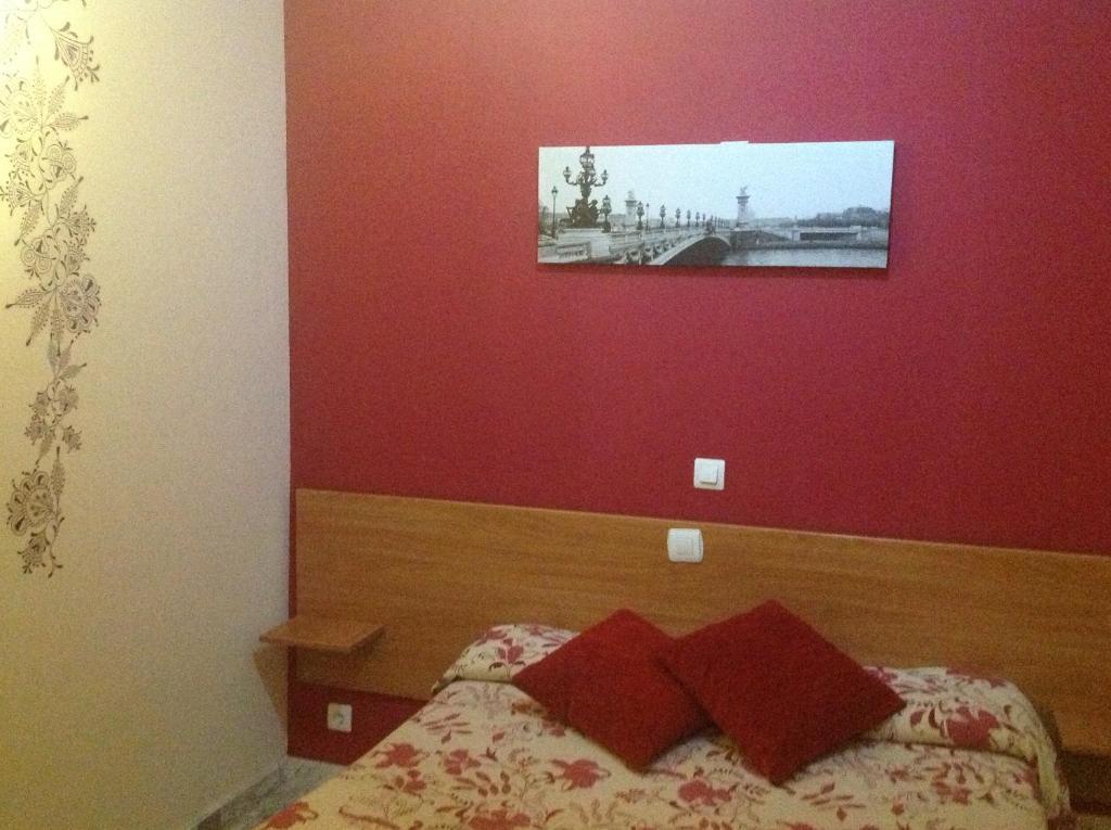 Hostal Neptuno Caceres Luaran gambar