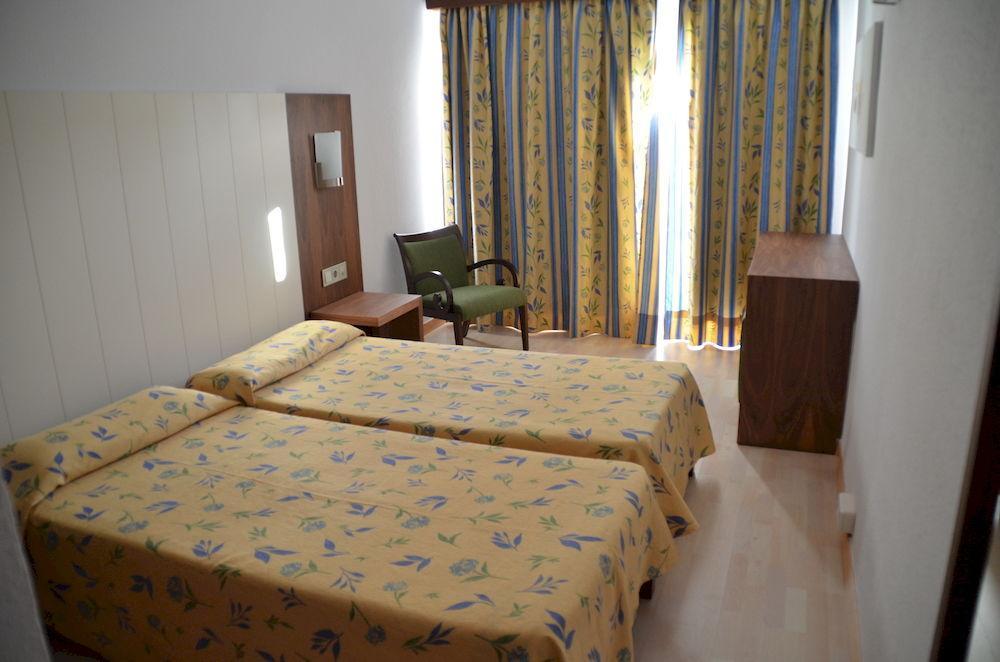 Hostal Neptuno Caceres Luaran gambar