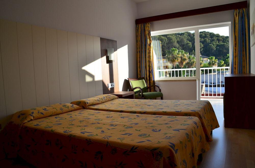 Hostal Neptuno Caceres Luaran gambar