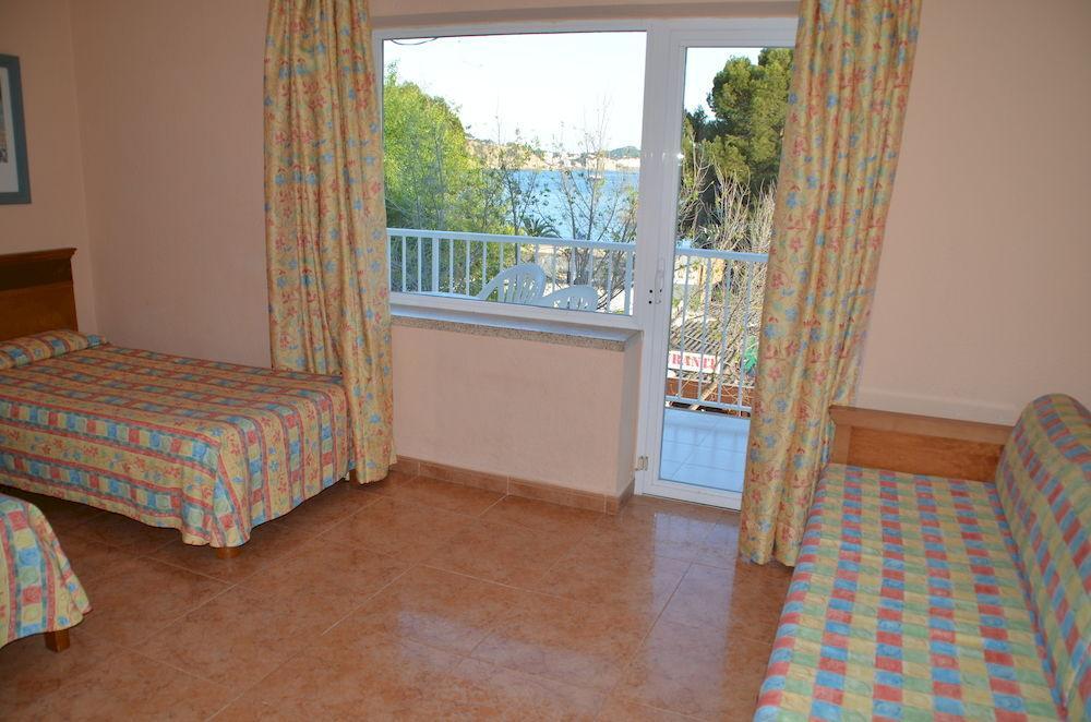 Hostal Neptuno Caceres Luaran gambar