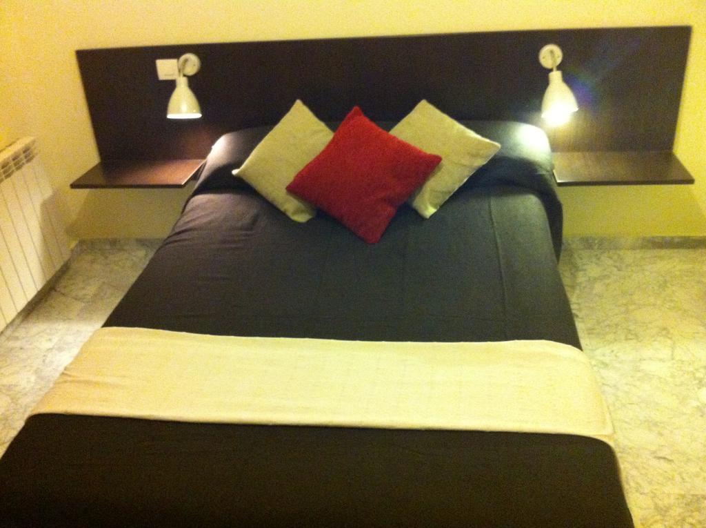 Hostal Neptuno Caceres Luaran gambar