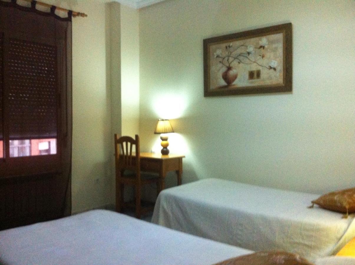 Hostal Neptuno Caceres Bilik gambar